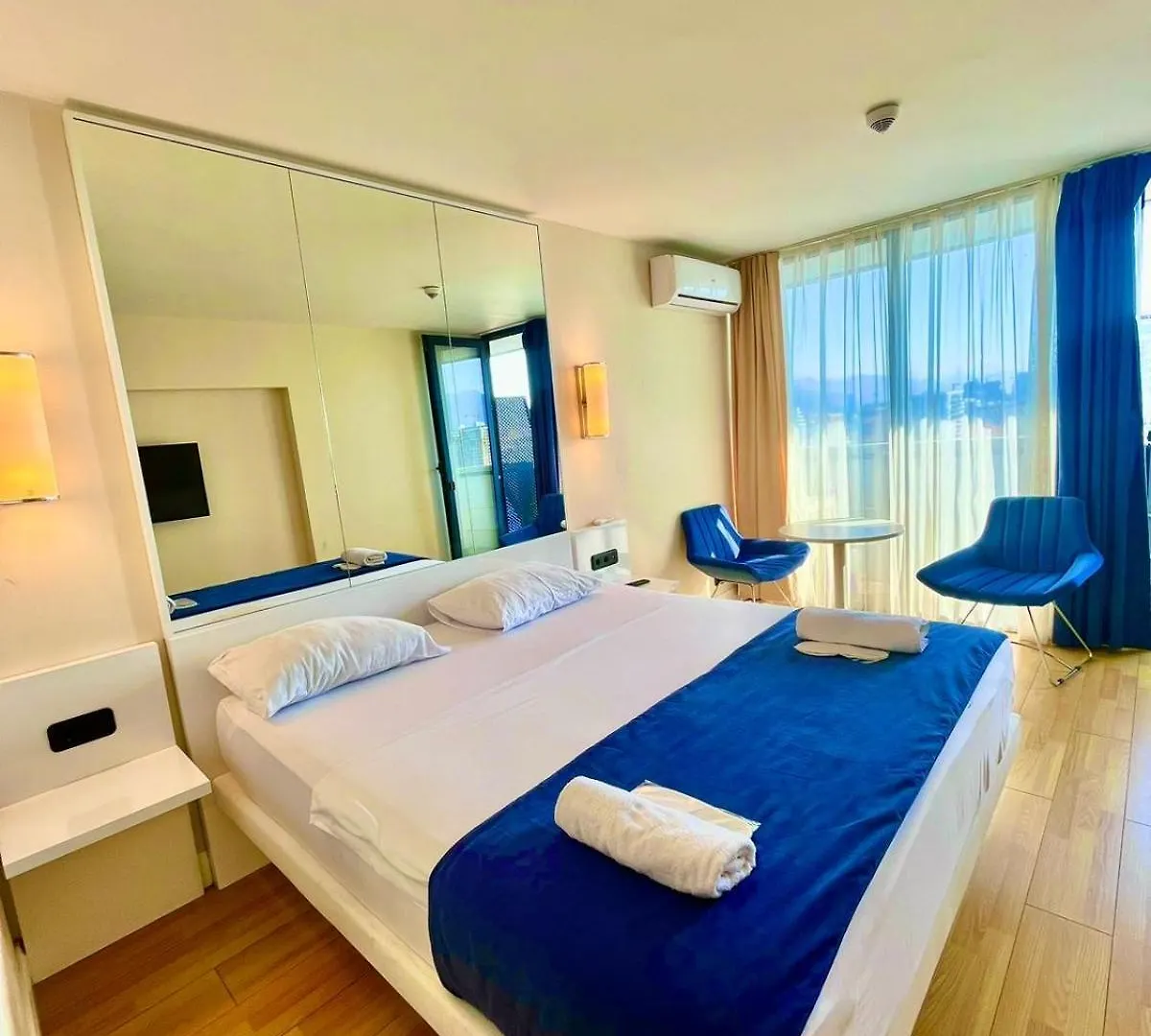 Aparthotel In Orbi City Sea View Batumi 0*,